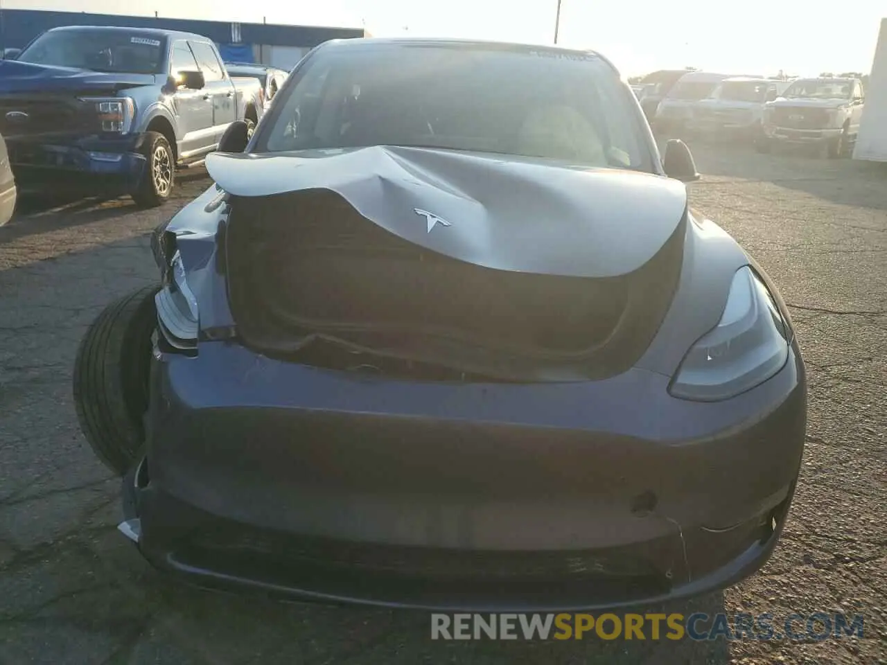 5 Photograph of a damaged car 7SAYGDEF0NF555271 TESLA MODEL Y 2022