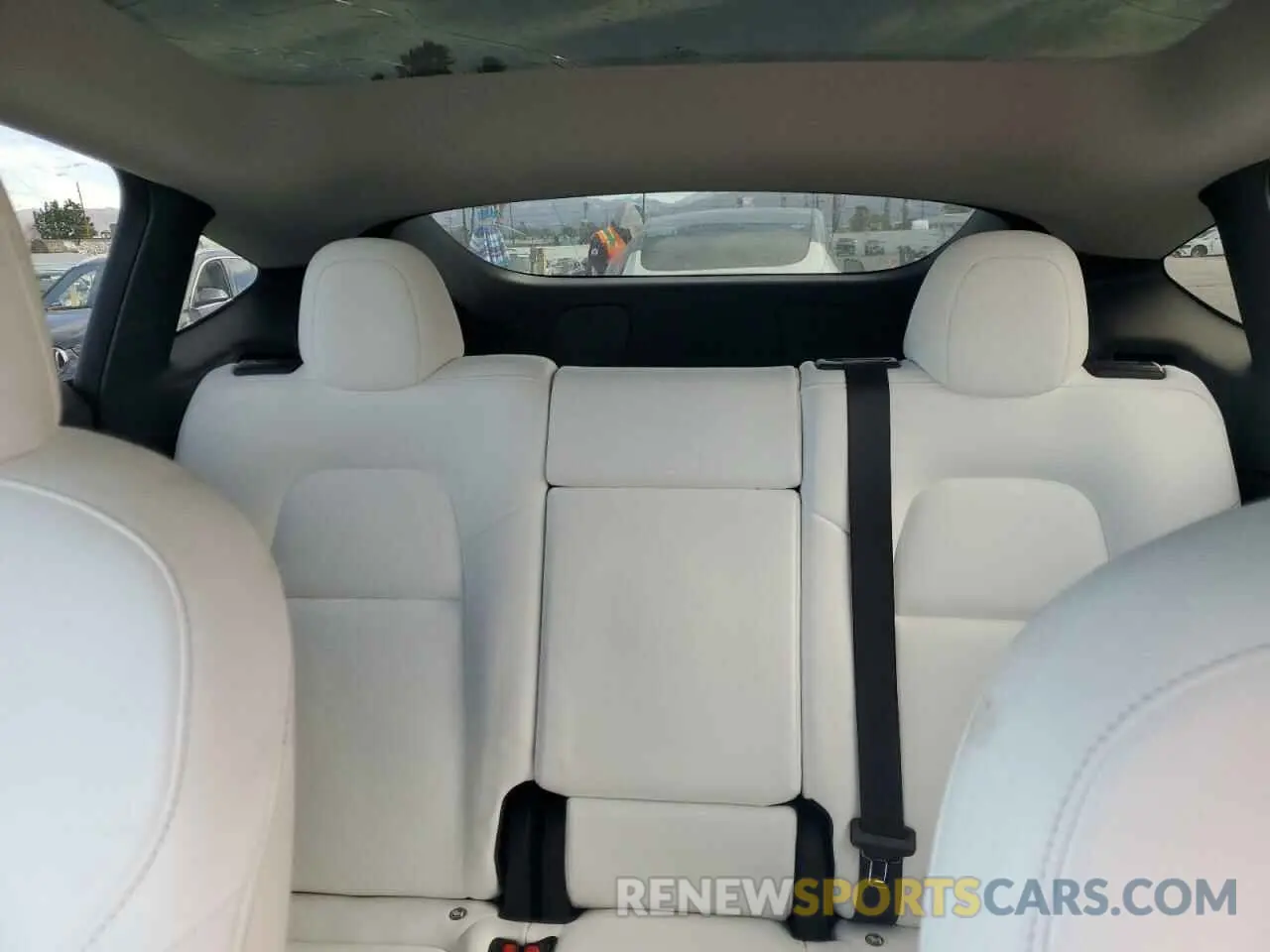10 Photograph of a damaged car 7SAYGDEF0NF564231 TESLA MODEL Y 2022