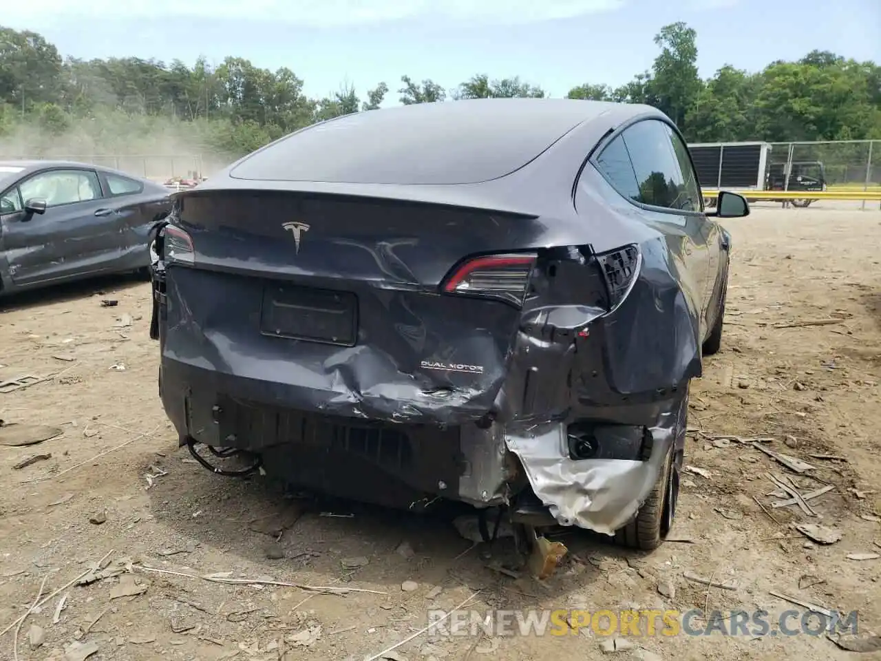 9 Photograph of a damaged car 7SAYGDEF1NF373532 TESLA MODEL Y 2022