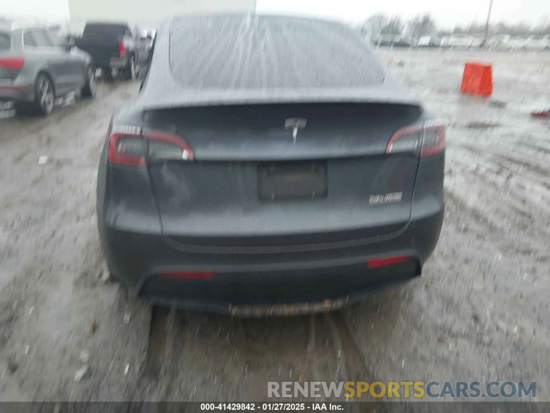 17 Photograph of a damaged car 7SAYGDEF1NF379167 TESLA MODEL Y 2022
