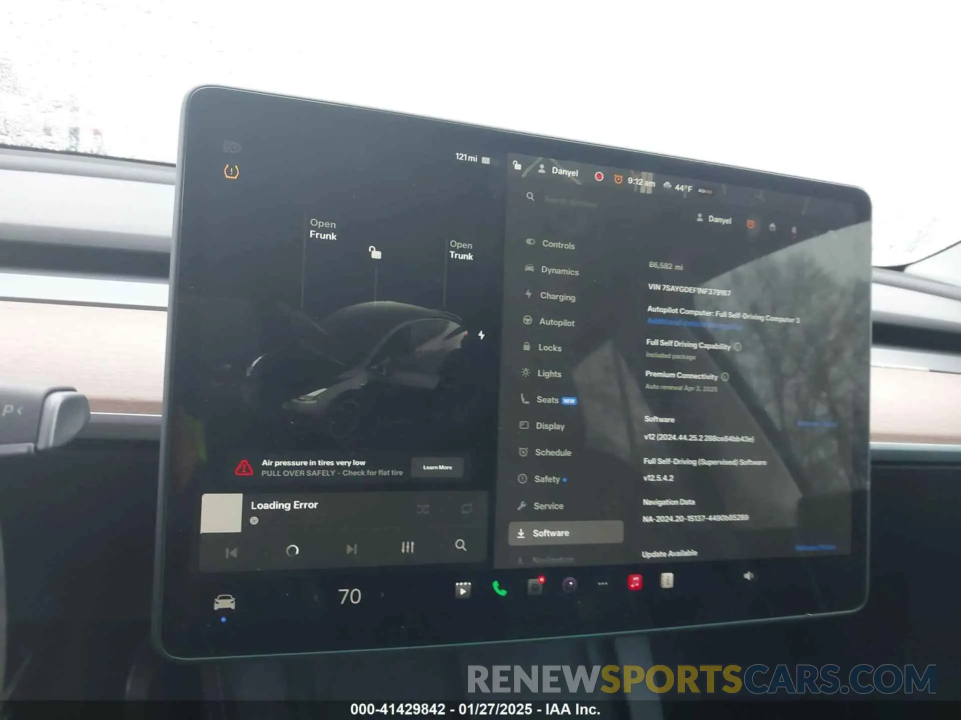 19 Photograph of a damaged car 7SAYGDEF1NF379167 TESLA MODEL Y 2022