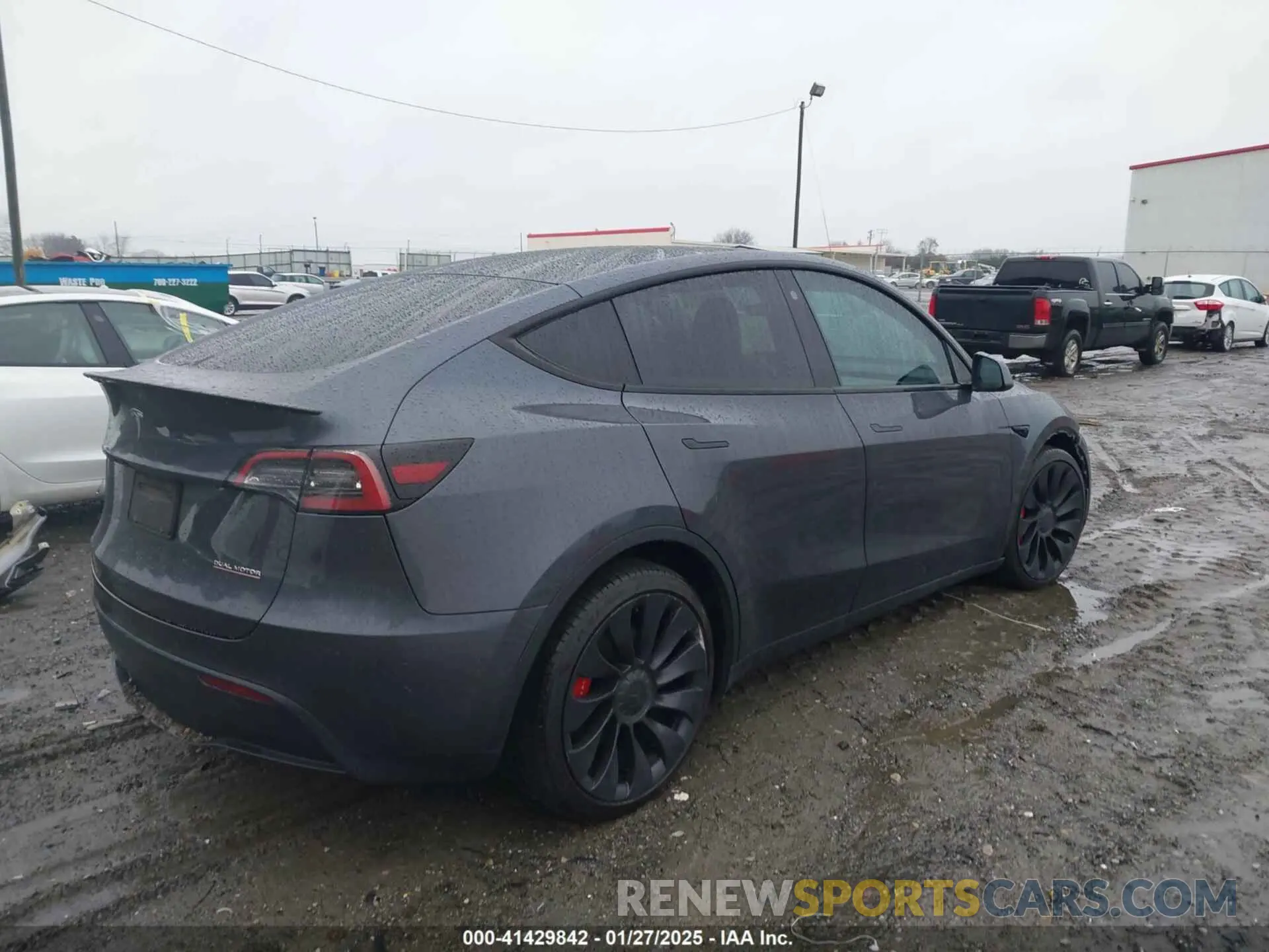 4 Photograph of a damaged car 7SAYGDEF1NF379167 TESLA MODEL Y 2022