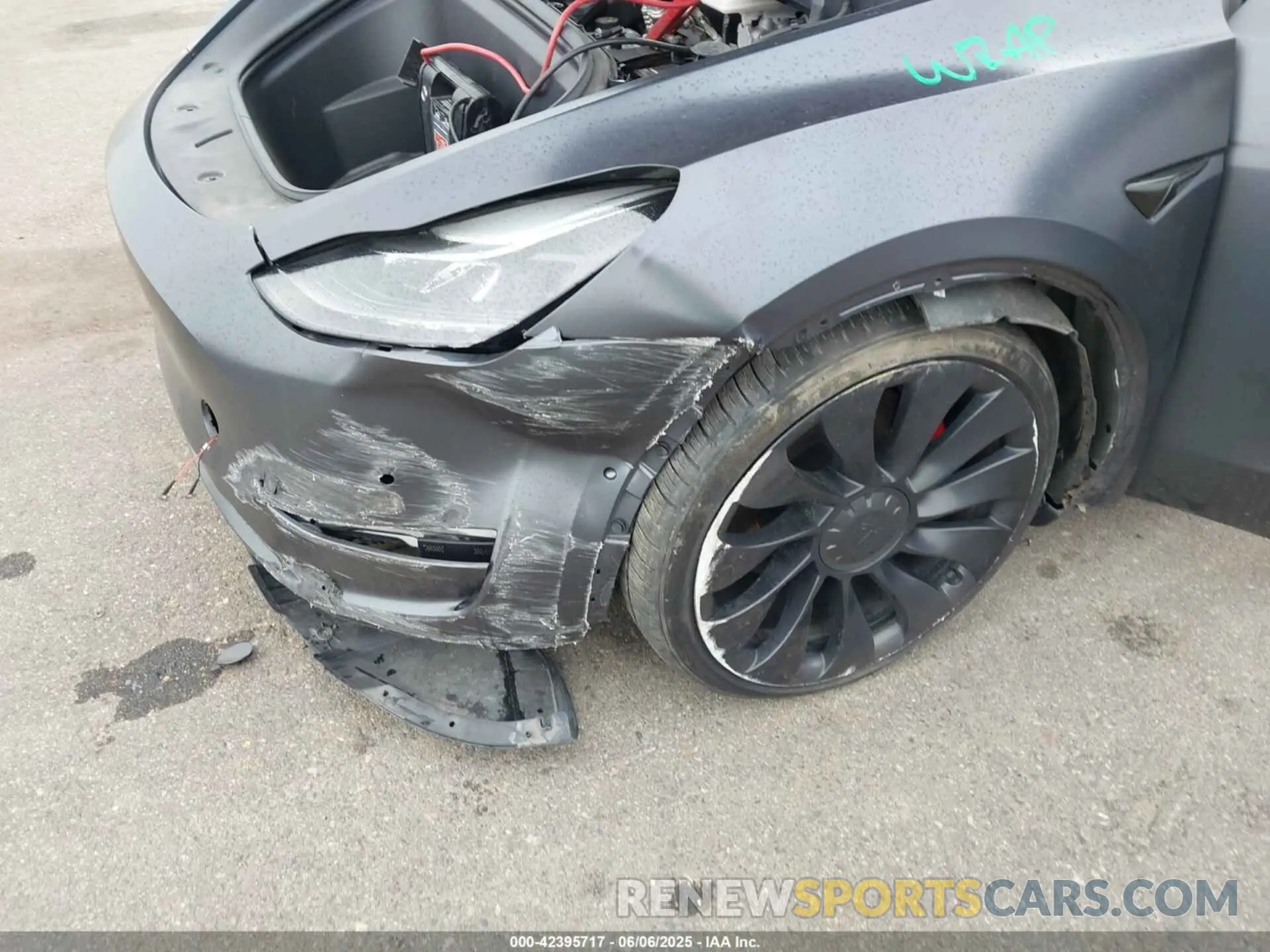 19 Photograph of a damaged car 7SAYGDEF1NF379668 TESLA MODEL Y 2022
