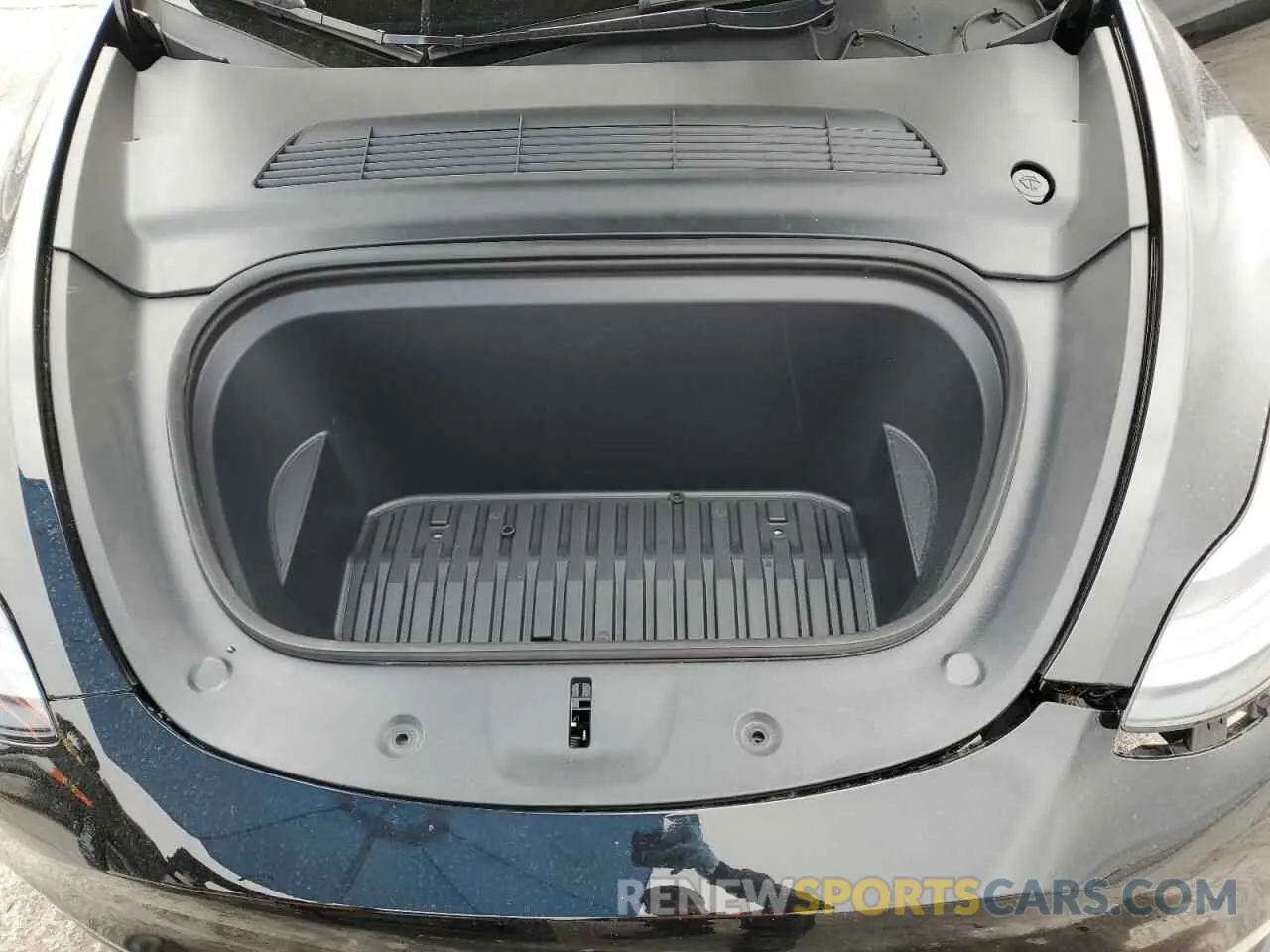 12 Photograph of a damaged car 7SAYGDEF1NF395613 TESLA MODEL Y 2022