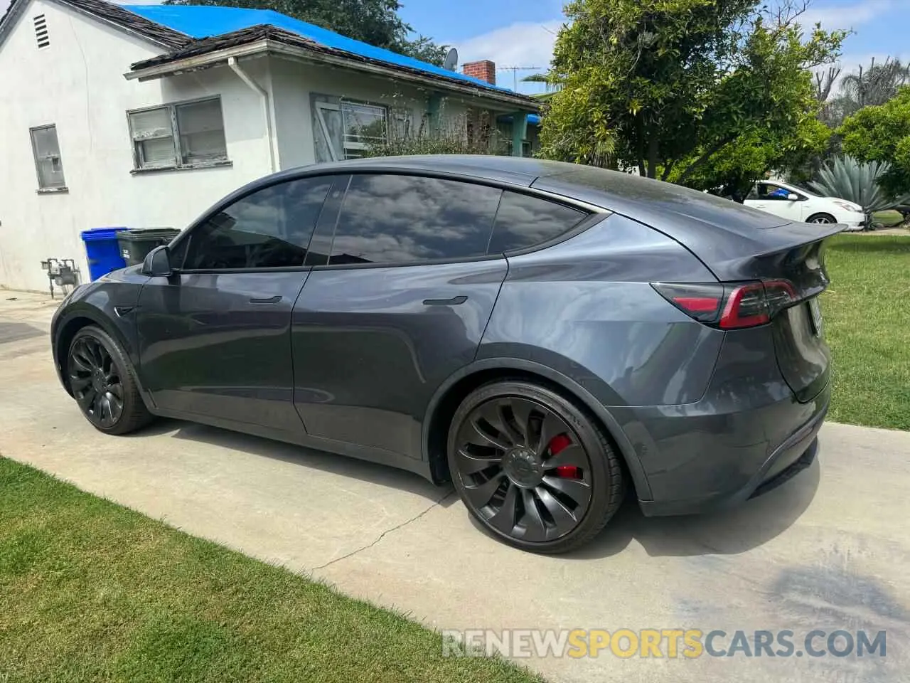 3 Photograph of a damaged car 7SAYGDEF1NF395756 TESLA MODEL Y 2022