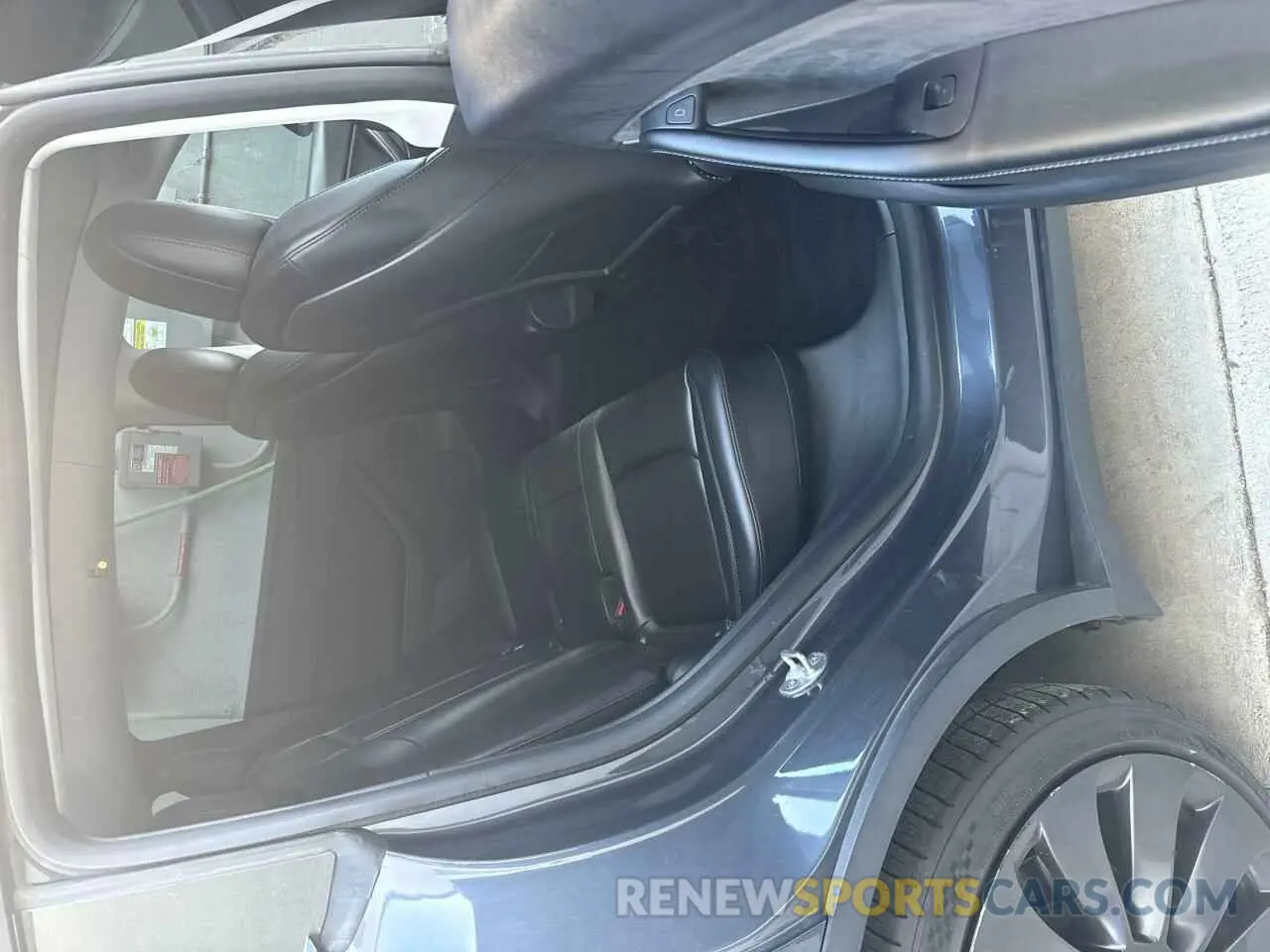 6 Photograph of a damaged car 7SAYGDEF1NF395756 TESLA MODEL Y 2022