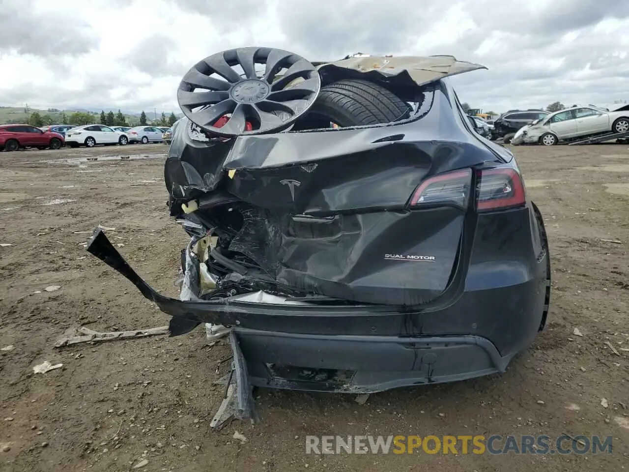 6 Photograph of a damaged car 7SAYGDEF1NF404133 TESLA MODEL Y 2022