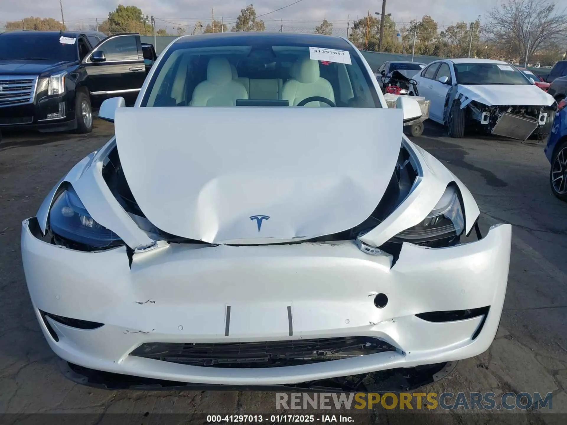 12 Photograph of a damaged car 7SAYGDEF1NF405072 TESLA MODEL Y 2022
