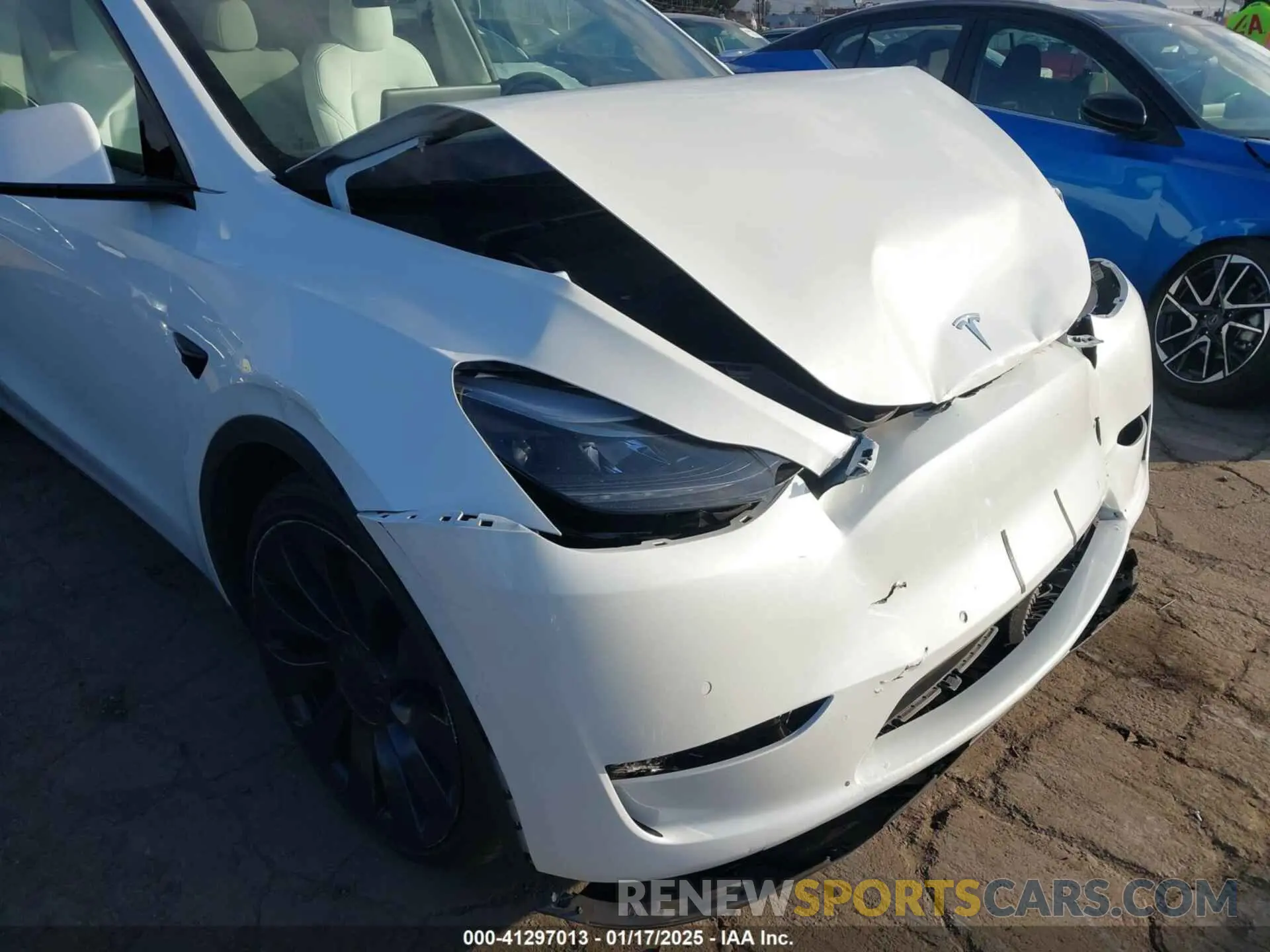 19 Photograph of a damaged car 7SAYGDEF1NF405072 TESLA MODEL Y 2022