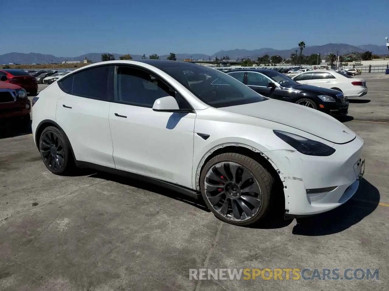 4 Photograph of a damaged car 7SAYGDEF1NF406464 TESLA MODEL Y 2022