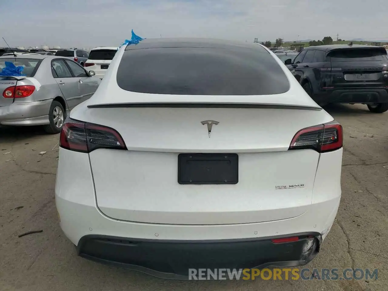 6 Photograph of a damaged car 7SAYGDEF1NF410241 TESLA MODEL Y 2022