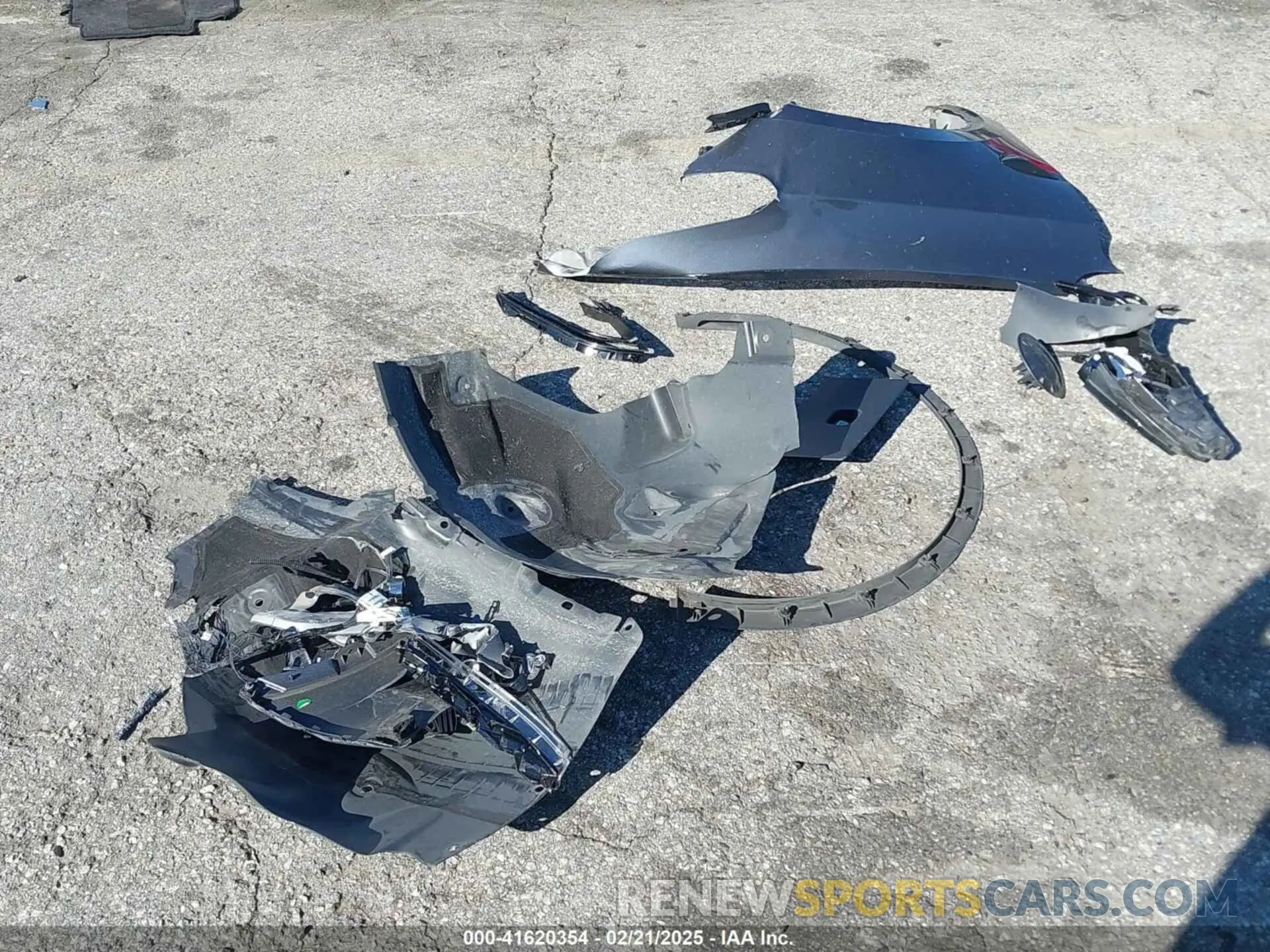 10 Photograph of a damaged car 7SAYGDEF1NF411325 TESLA MODEL Y 2022