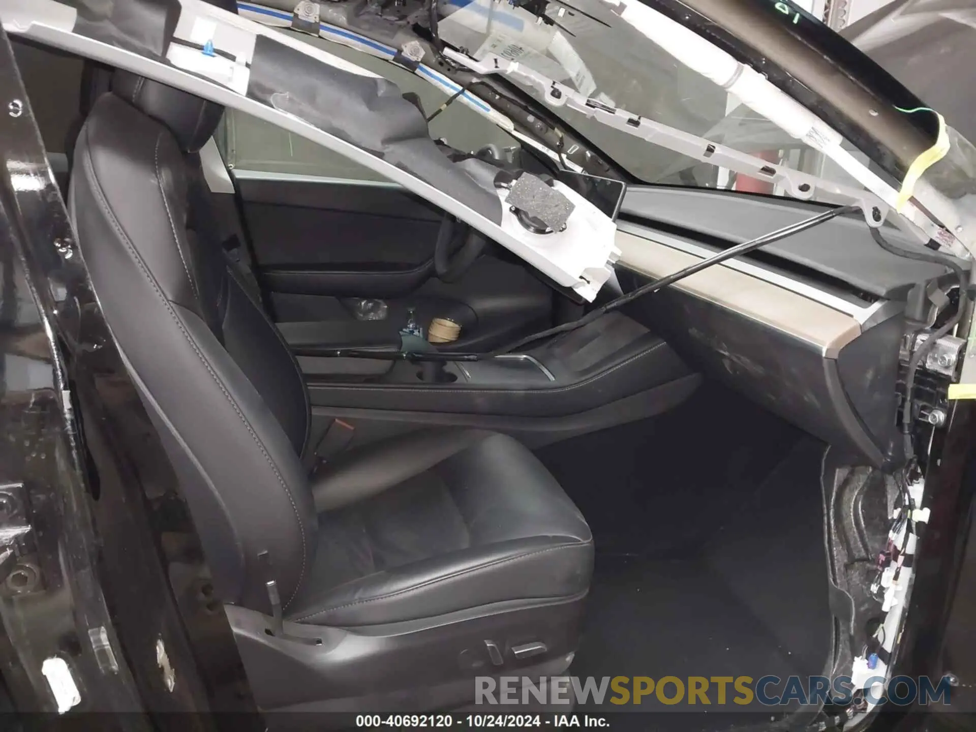 5 Photograph of a damaged car 7SAYGDEF1NF411342 TESLA MODEL Y 2022