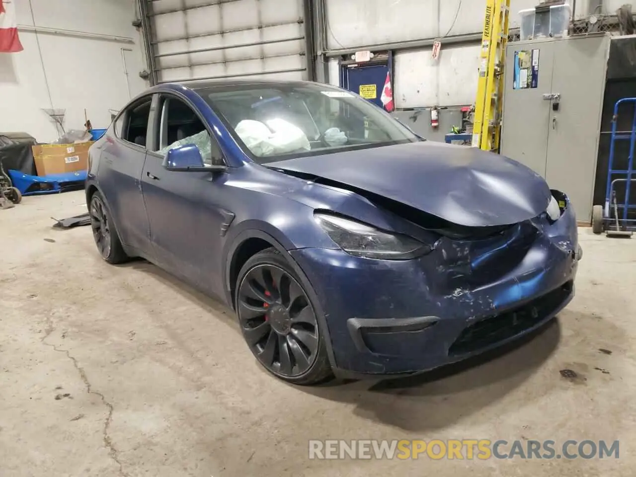 4 Photograph of a damaged car 7SAYGDEF1NF415374 TESLA MODEL Y 2022