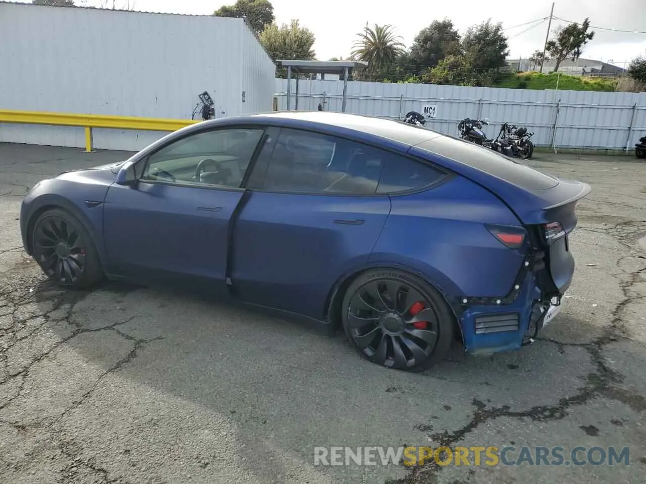 2 Photograph of a damaged car 7SAYGDEF1NF453235 TESLA MODEL Y 2022