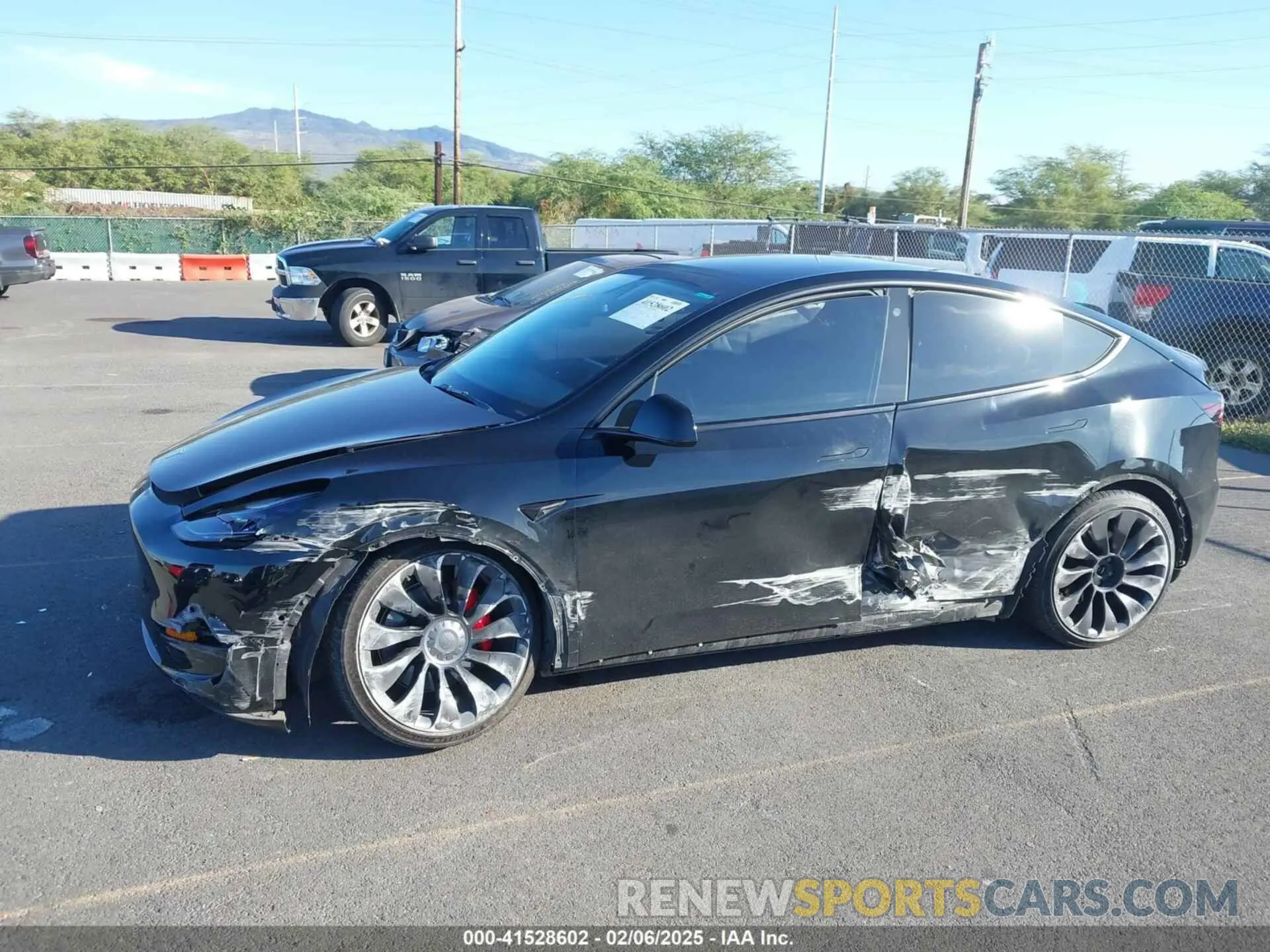 6 Photograph of a damaged car 7SAYGDEF1NF453526 TESLA MODEL Y 2022
