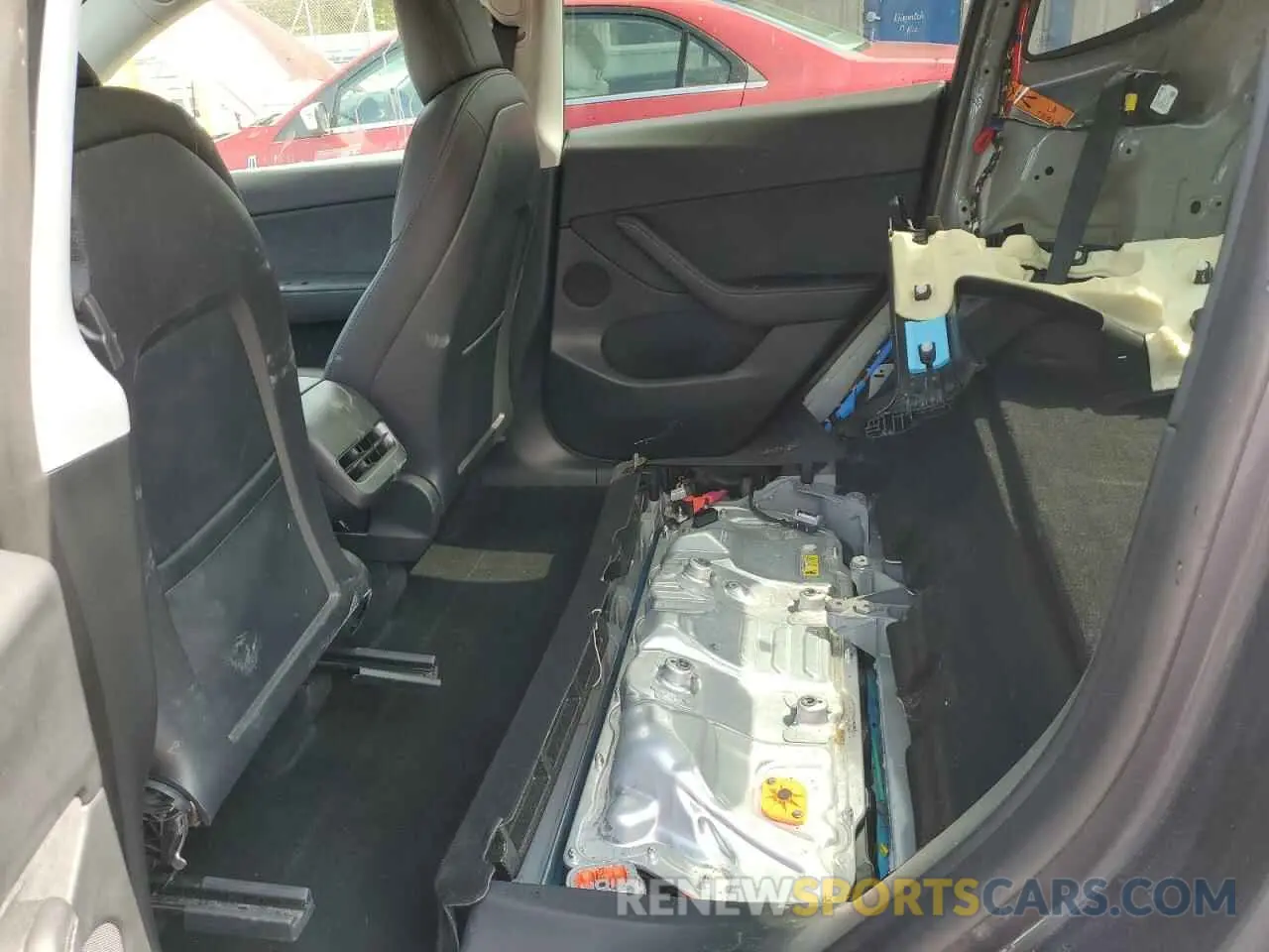 11 Photograph of a damaged car 7SAYGDEF1NF457818 TESLA MODEL Y 2022