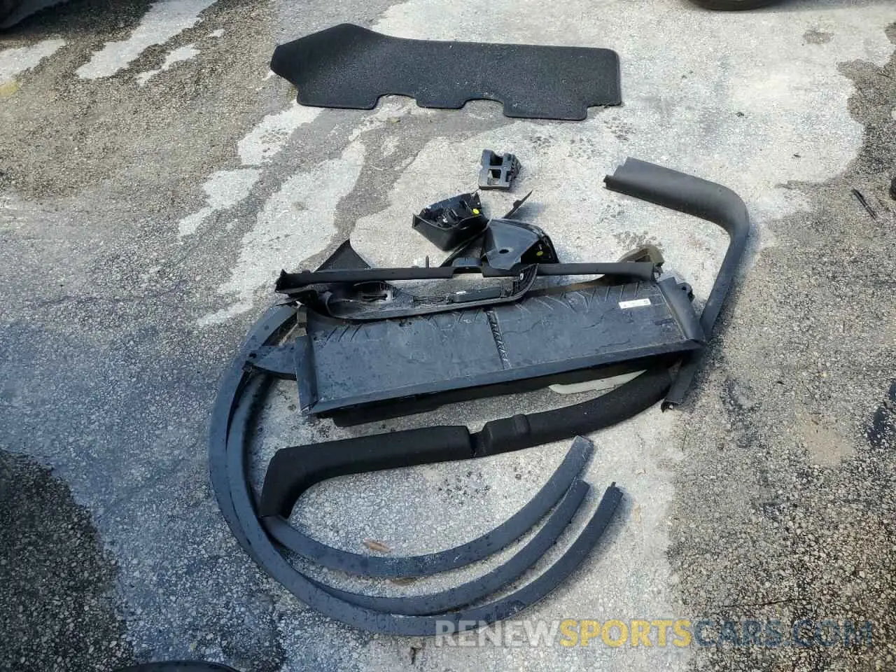 13 Photograph of a damaged car 7SAYGDEF1NF457818 TESLA MODEL Y 2022