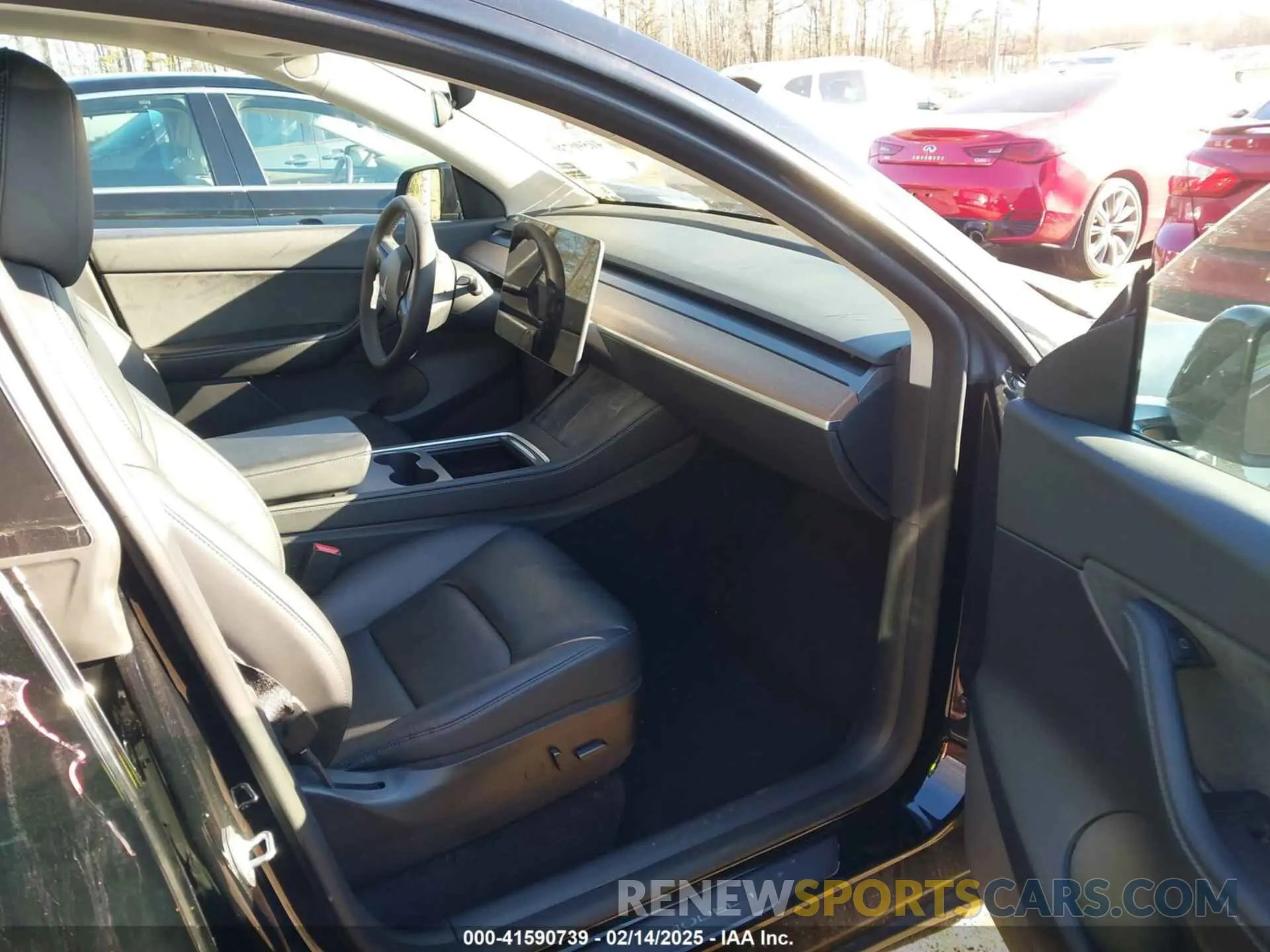 5 Photograph of a damaged car 7SAYGDEF1NF465188 TESLA MODEL Y 2022