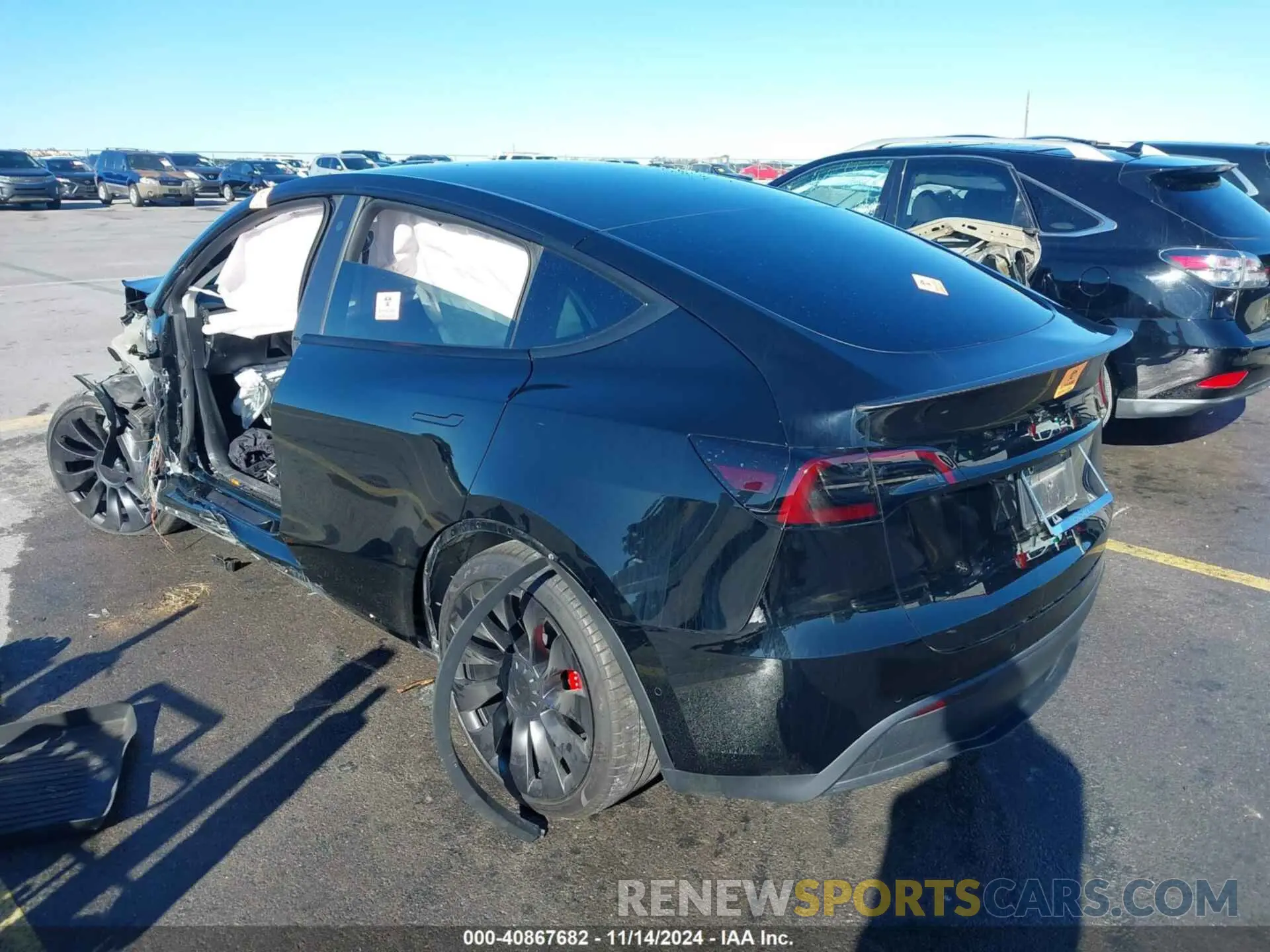 3 Photograph of a damaged car 7SAYGDEF1NF501946 TESLA MODEL Y 2022