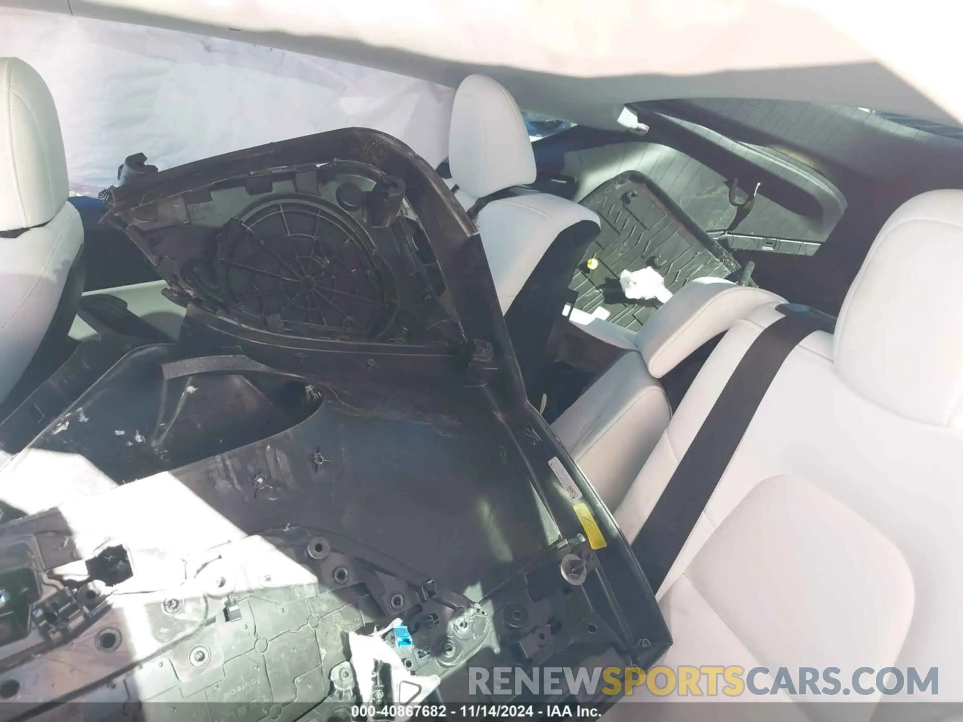 7 Photograph of a damaged car 7SAYGDEF1NF501946 TESLA MODEL Y 2022