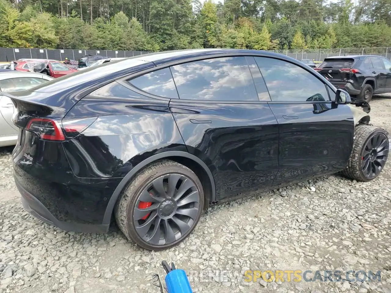 3 Photograph of a damaged car 7SAYGDEF1NF516446 TESLA MODEL Y 2022