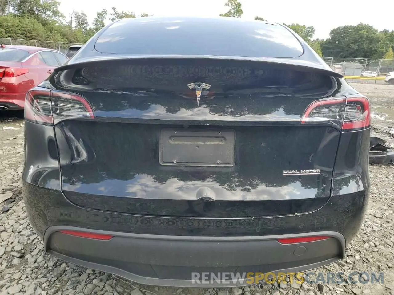 6 Photograph of a damaged car 7SAYGDEF1NF516446 TESLA MODEL Y 2022
