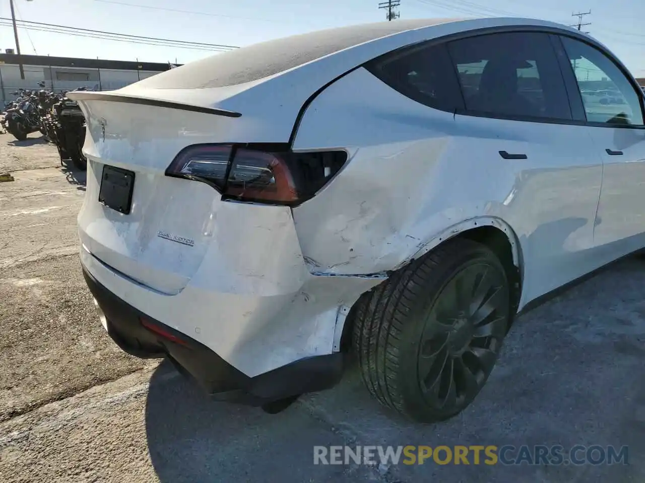 9 Photograph of a damaged car 7SAYGDEF1NF535031 TESLA MODEL Y 2022