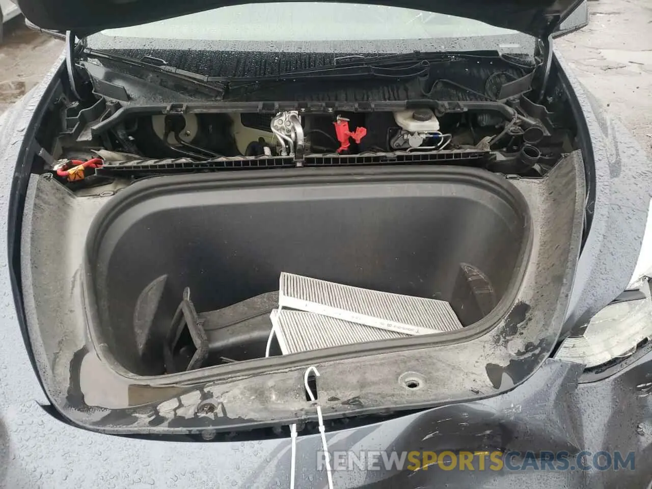 11 Photograph of a damaged car 7SAYGDEF1NF550984 TESLA MODEL Y 2022