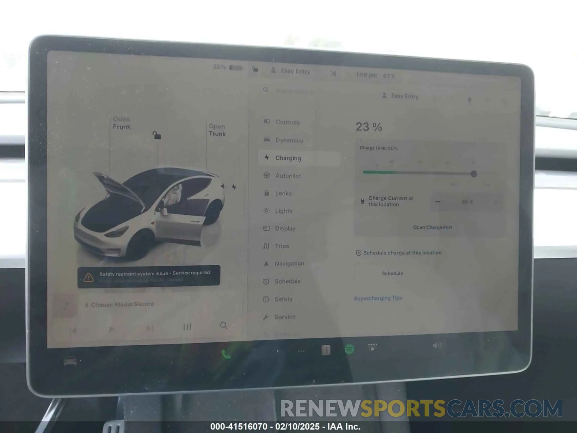 17 Photograph of a damaged car 7SAYGDEF1NF559572 TESLA MODEL Y 2022