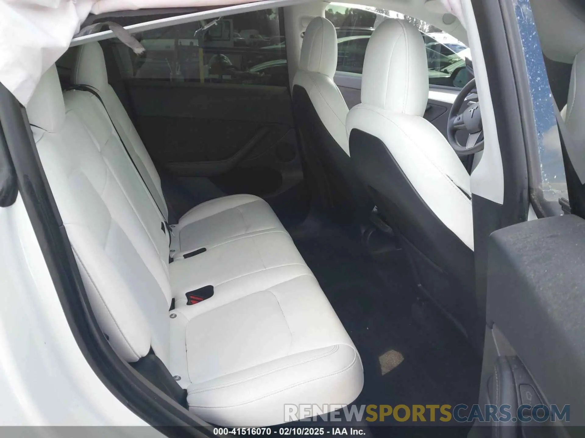 8 Photograph of a damaged car 7SAYGDEF1NF559572 TESLA MODEL Y 2022