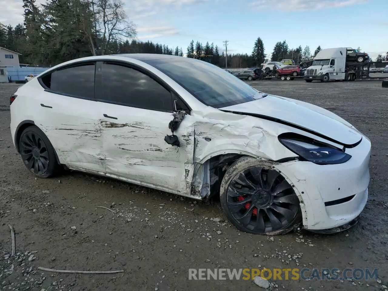 4 Photograph of a damaged car 7SAYGDEF2NF325084 TESLA MODEL Y 2022