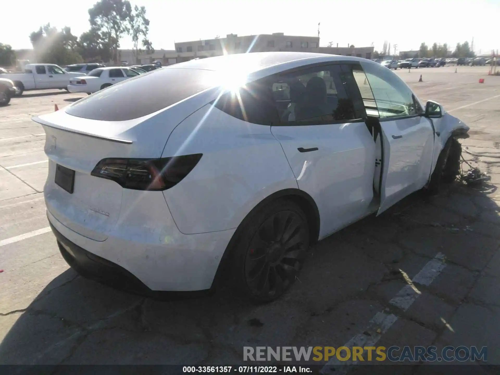 4 Photograph of a damaged car 7SAYGDEF2NF345626 TESLA MODEL Y 2022