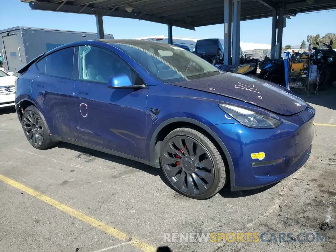 4 Photograph of a damaged car 7SAYGDEF2NF345786 TESLA MODEL Y 2022