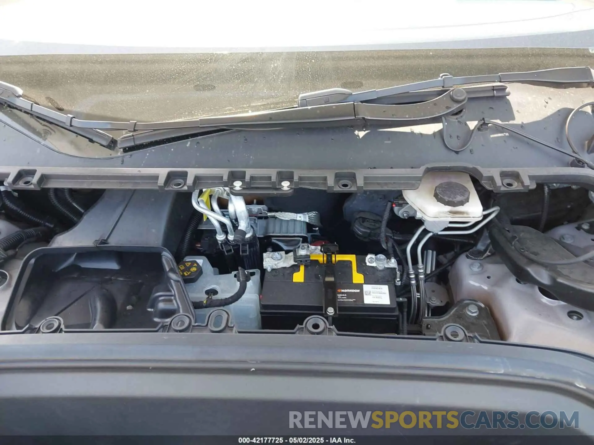 10 Photograph of a damaged car 7SAYGDEF2NF347456 TESLA MODEL Y 2022