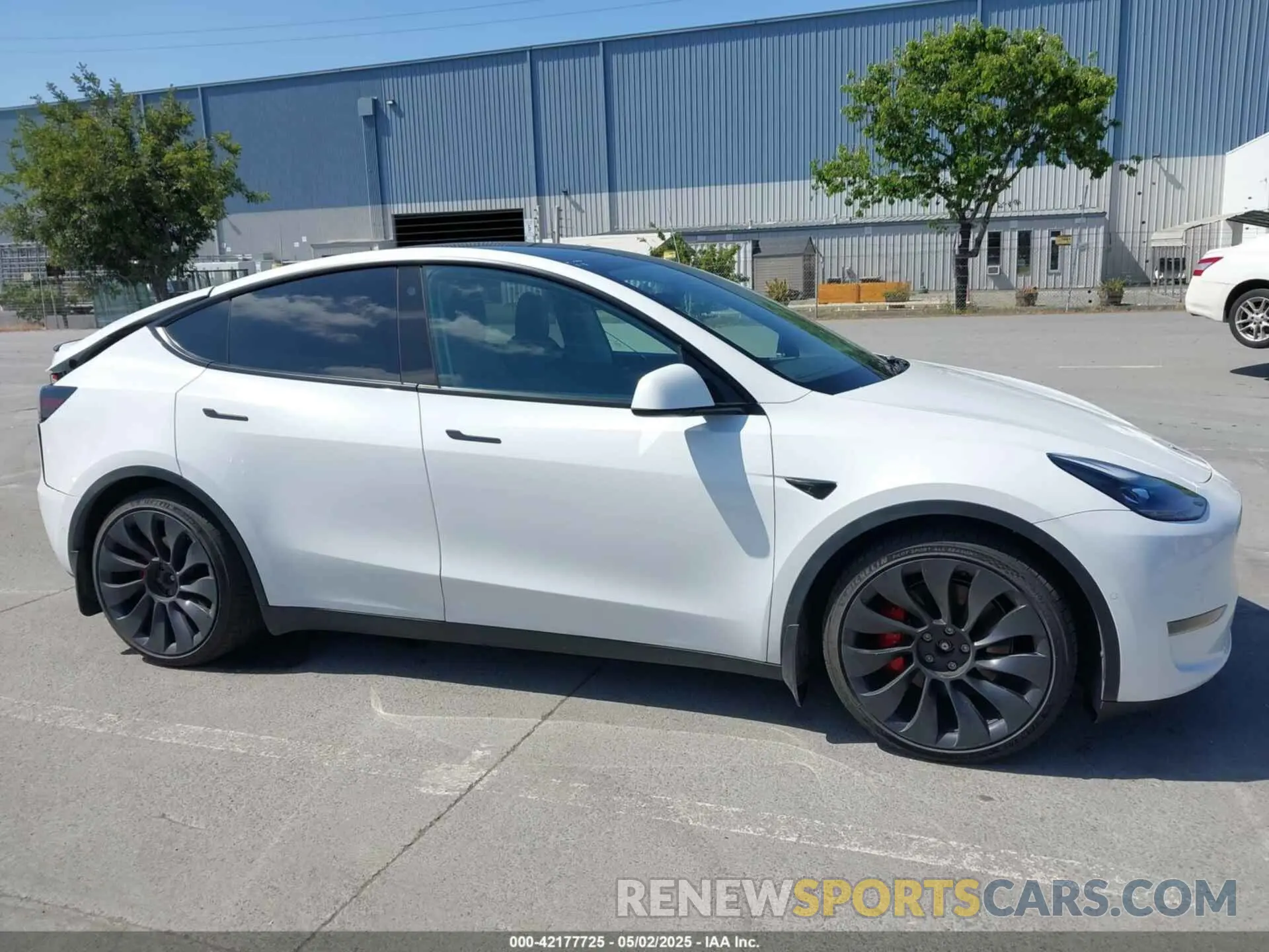 14 Photograph of a damaged car 7SAYGDEF2NF347456 TESLA MODEL Y 2022