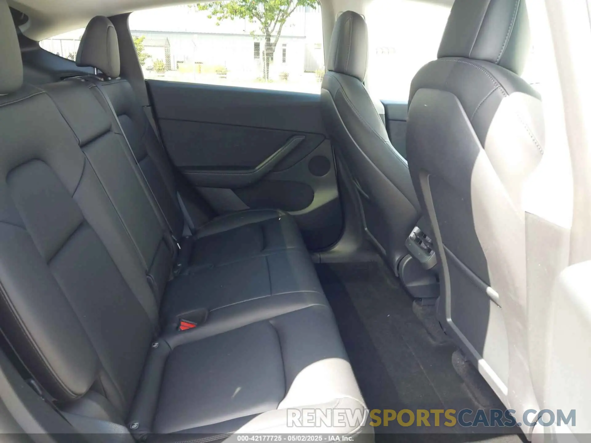 8 Photograph of a damaged car 7SAYGDEF2NF347456 TESLA MODEL Y 2022