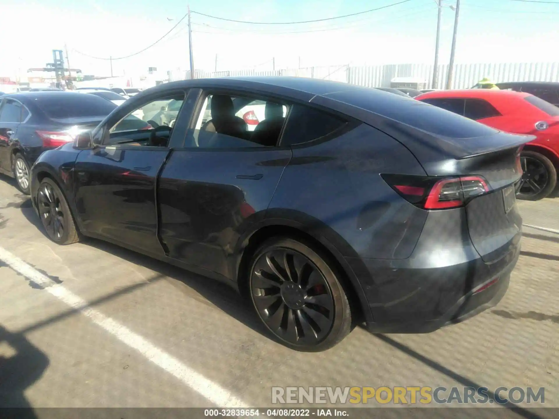 3 Photograph of a damaged car 7SAYGDEF2NF348414 TESLA MODEL Y 2022