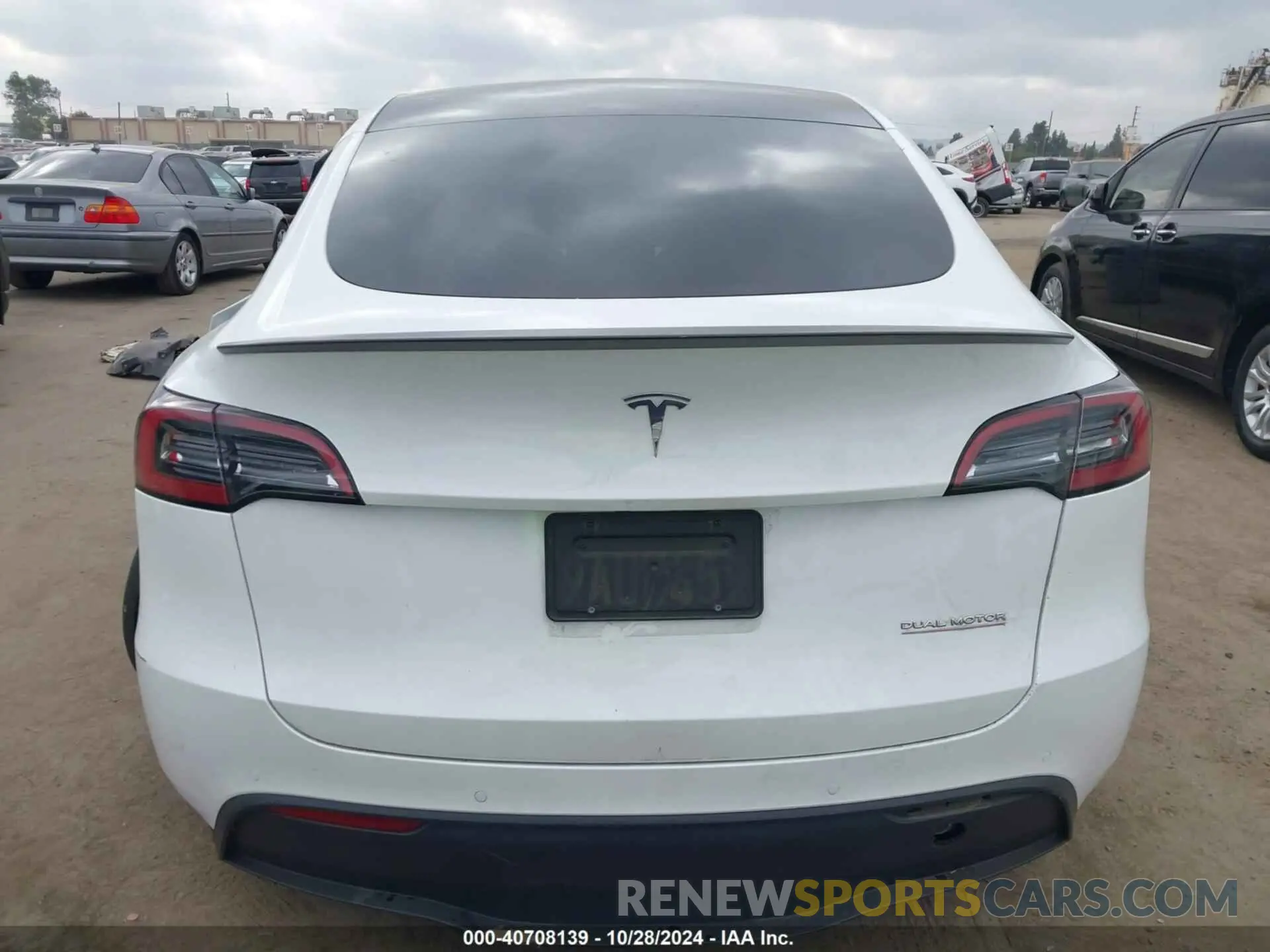 15 Photograph of a damaged car 7SAYGDEF2NF362667 TESLA MODEL Y 2022