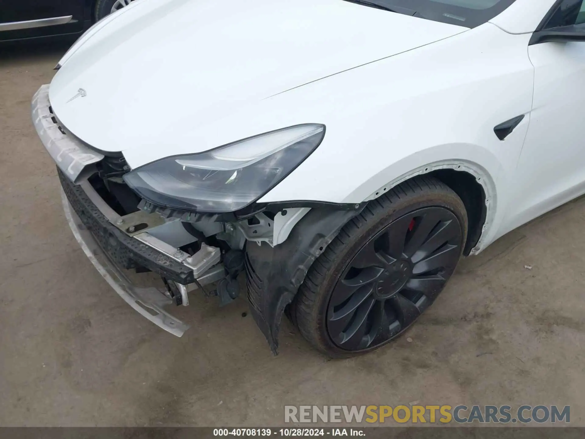 18 Photograph of a damaged car 7SAYGDEF2NF362667 TESLA MODEL Y 2022