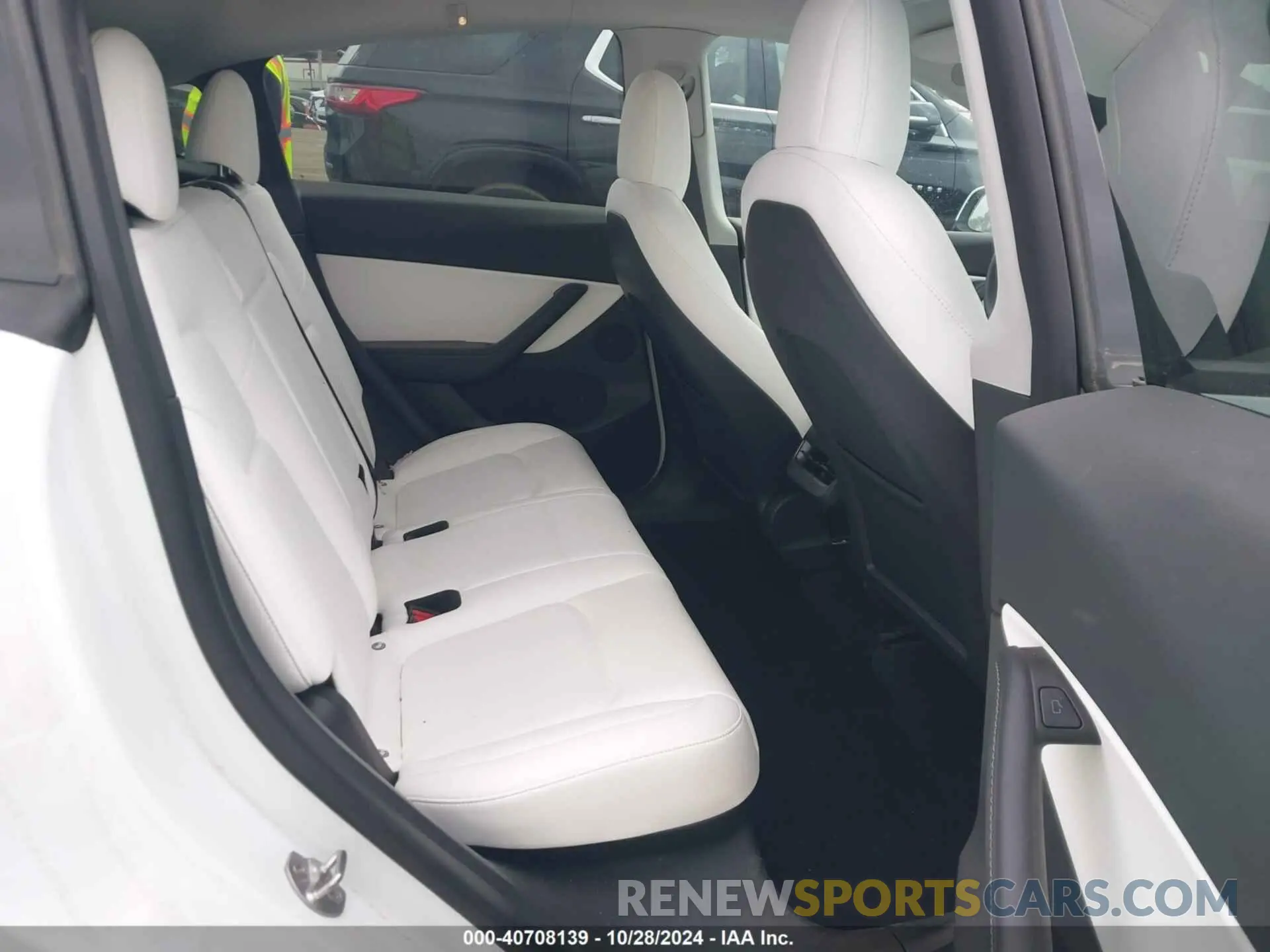 8 Photograph of a damaged car 7SAYGDEF2NF362667 TESLA MODEL Y 2022