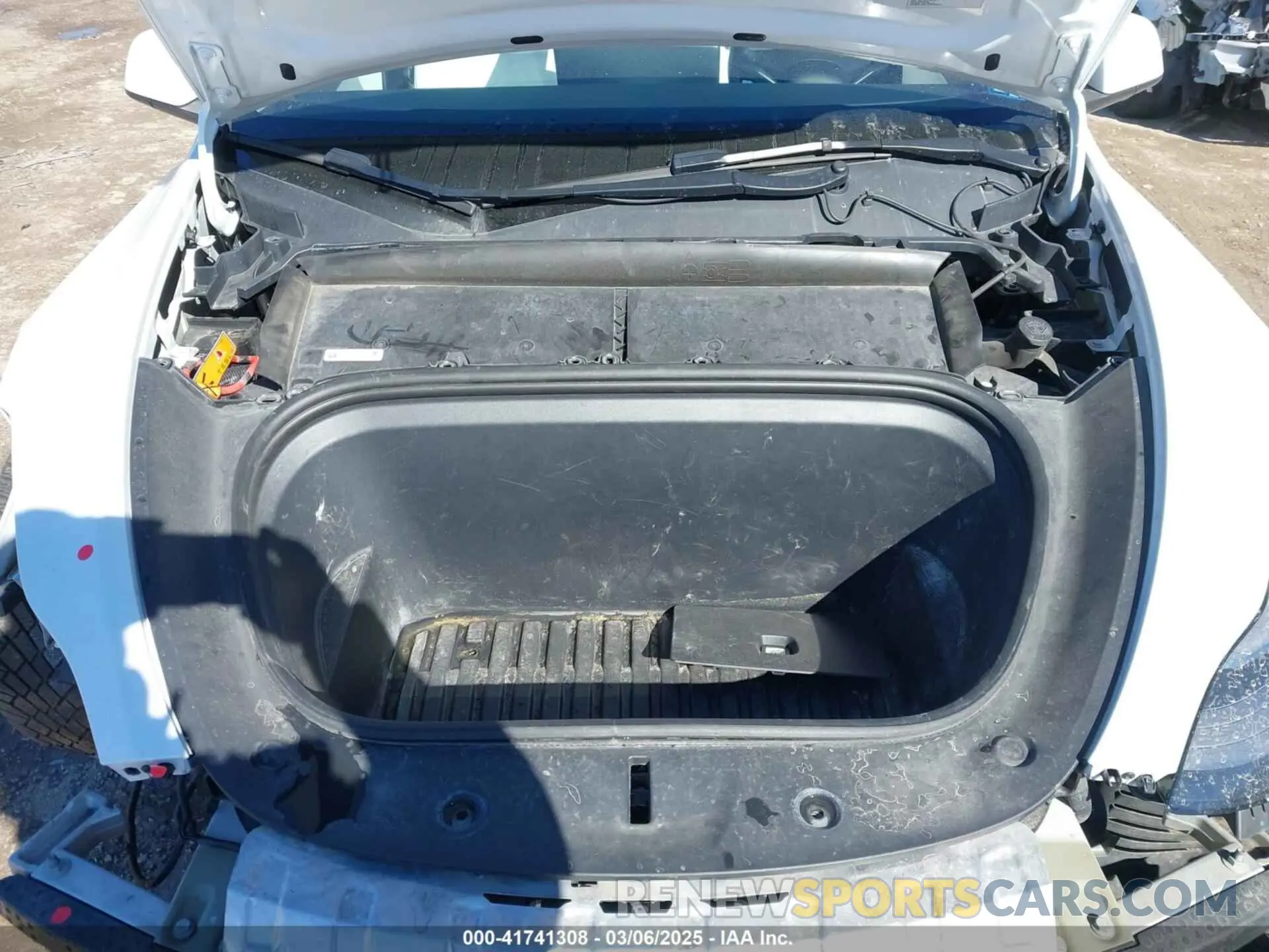 10 Photograph of a damaged car 7SAYGDEF2NF372096 TESLA MODEL Y 2022
