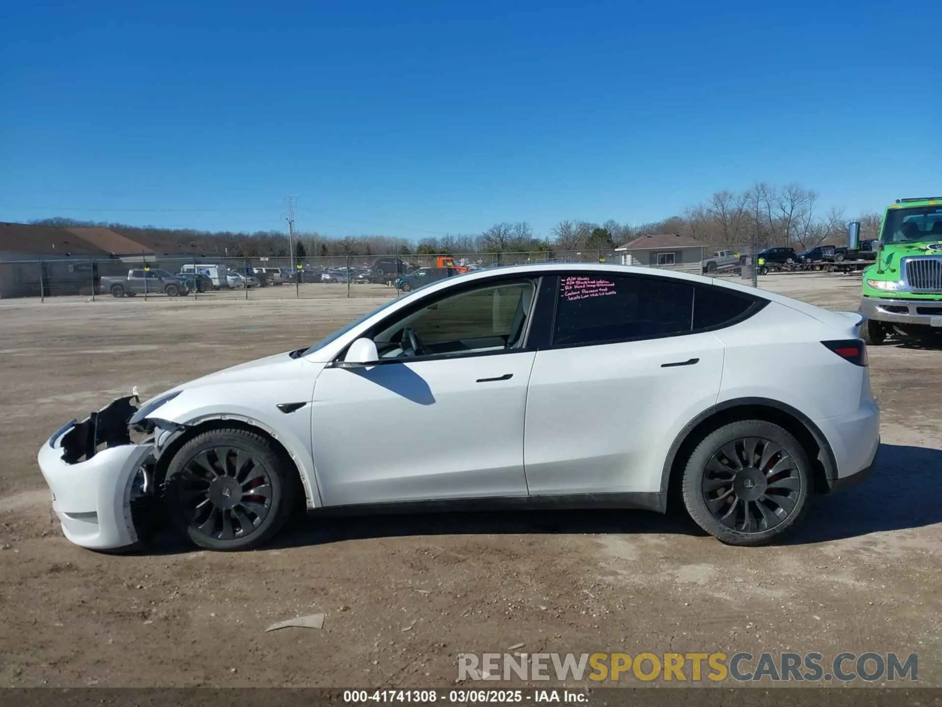 15 Photograph of a damaged car 7SAYGDEF2NF372096 TESLA MODEL Y 2022