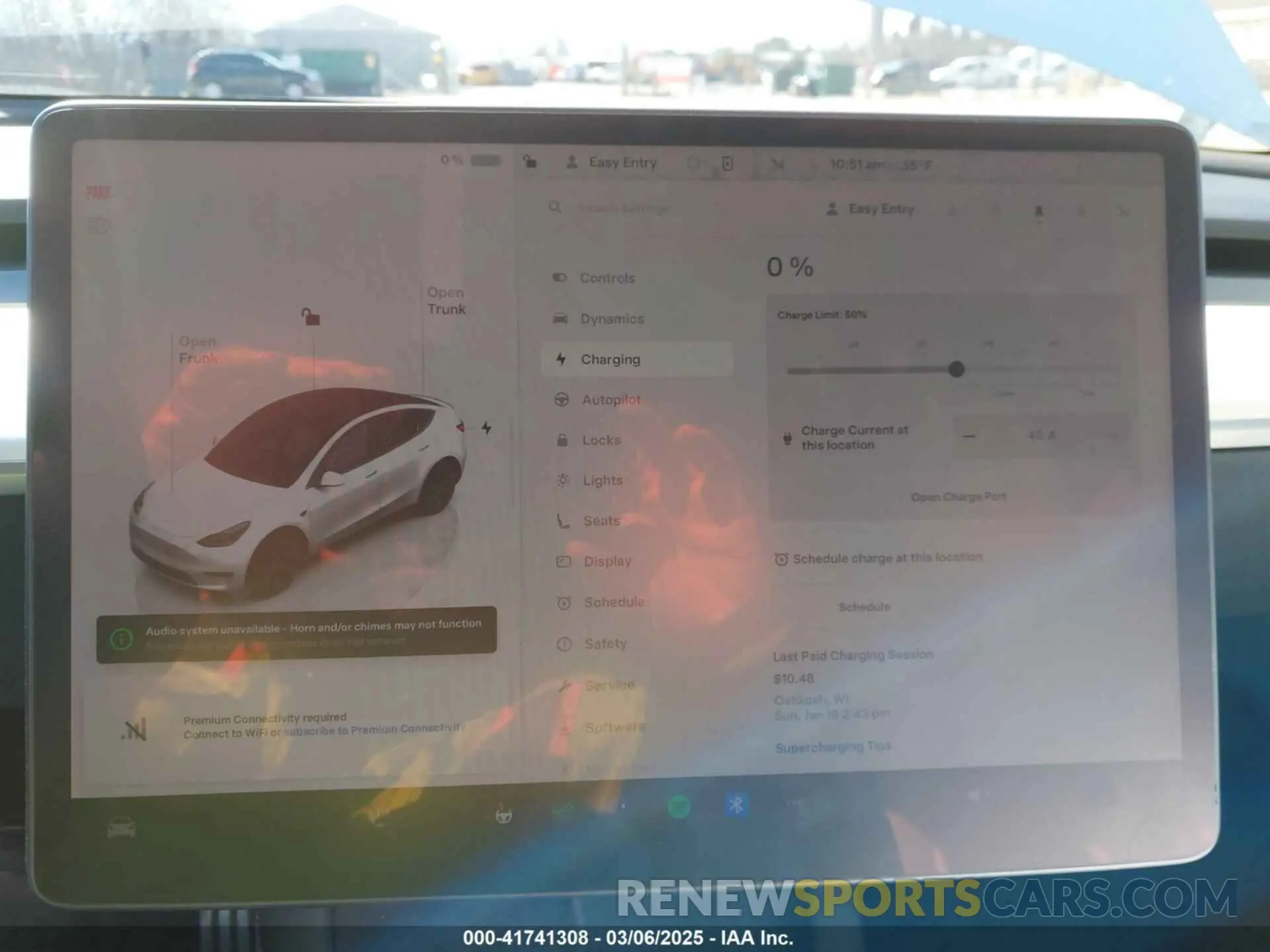 18 Photograph of a damaged car 7SAYGDEF2NF372096 TESLA MODEL Y 2022