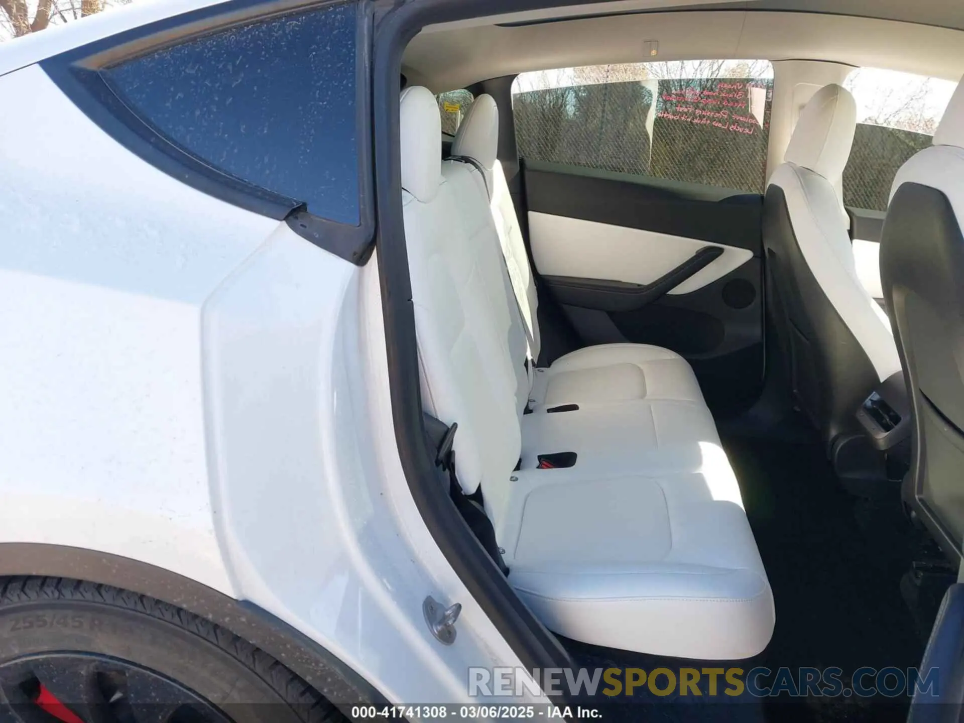8 Photograph of a damaged car 7SAYGDEF2NF372096 TESLA MODEL Y 2022