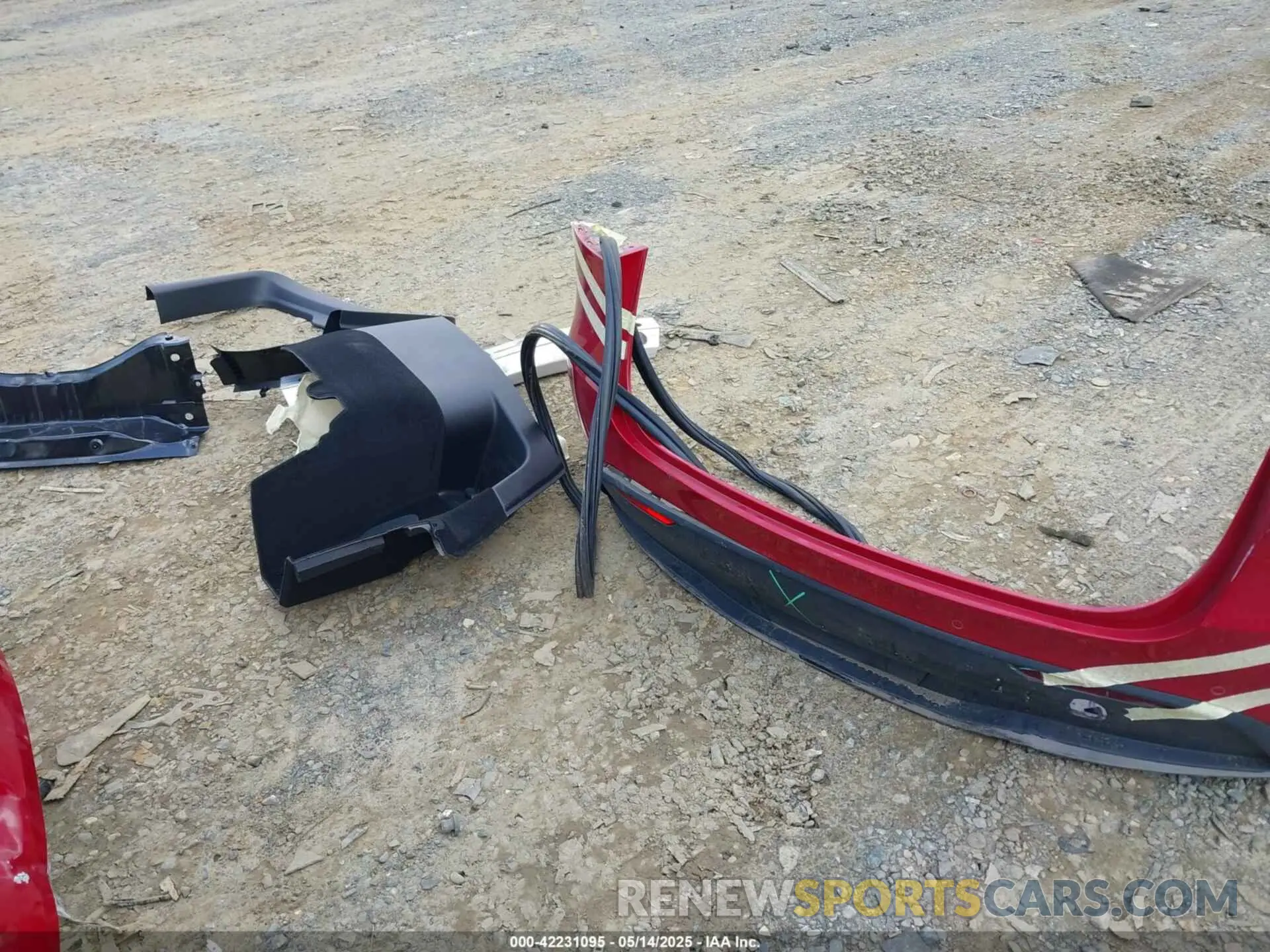 10 Photograph of a damaged car 7SAYGDEF2NF374866 TESLA MODEL Y 2022