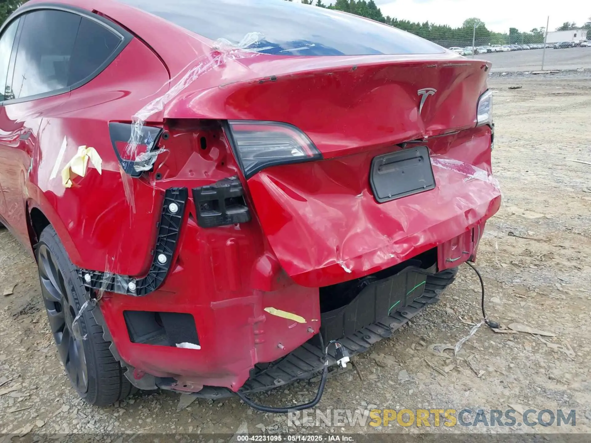 6 Photograph of a damaged car 7SAYGDEF2NF374866 TESLA MODEL Y 2022