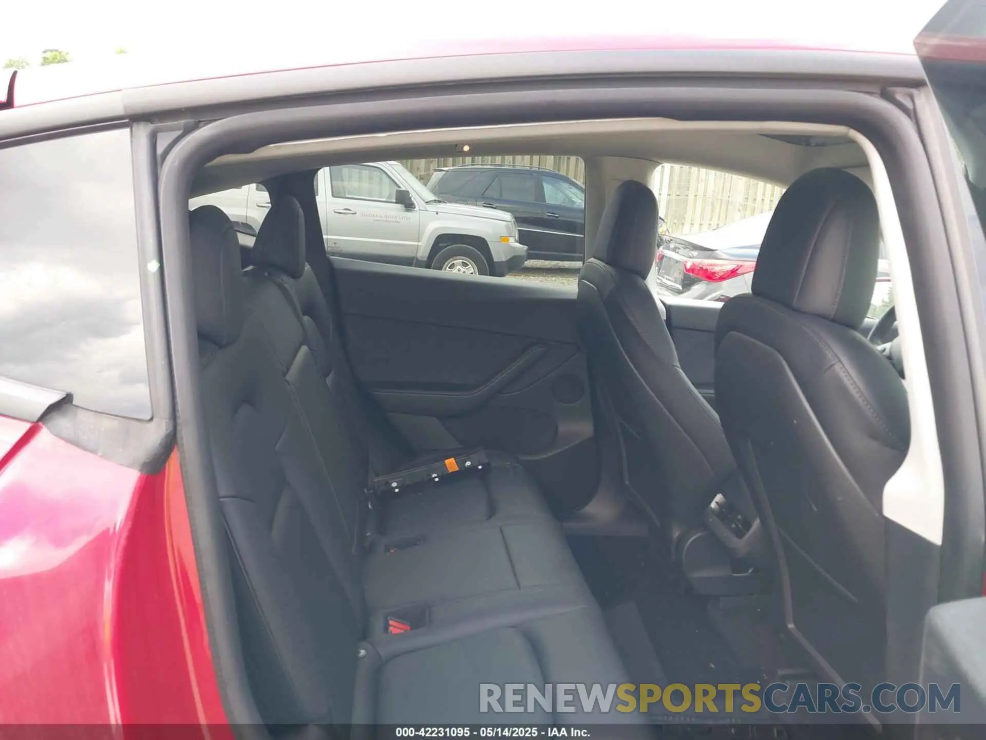7 Photograph of a damaged car 7SAYGDEF2NF374866 TESLA MODEL Y 2022