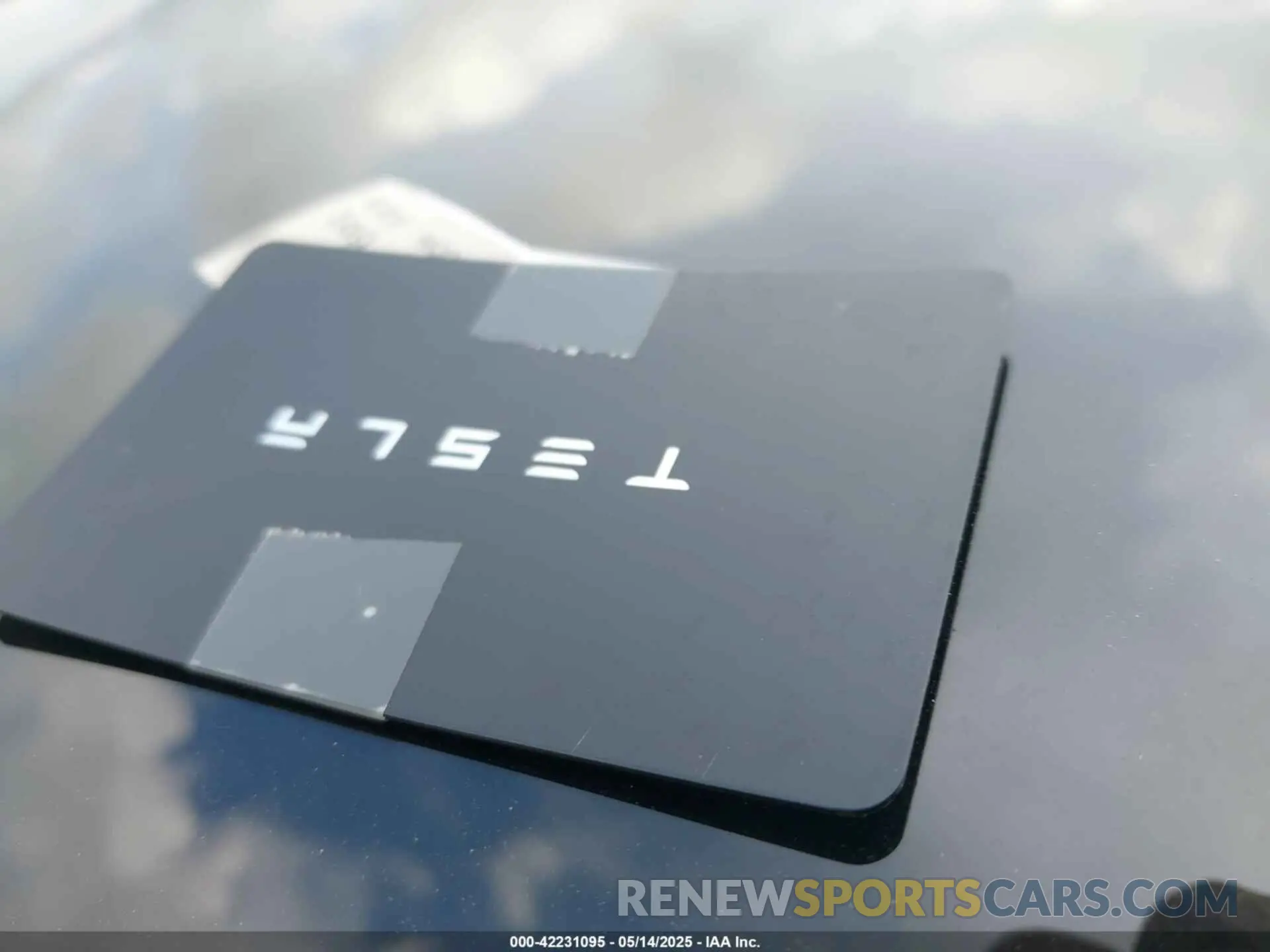 9 Photograph of a damaged car 7SAYGDEF2NF374866 TESLA MODEL Y 2022