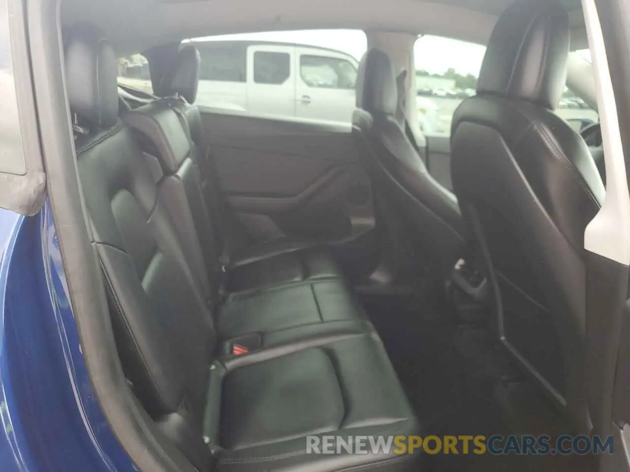 10 Photograph of a damaged car 7SAYGDEF2NF377637 TESLA MODEL Y 2022